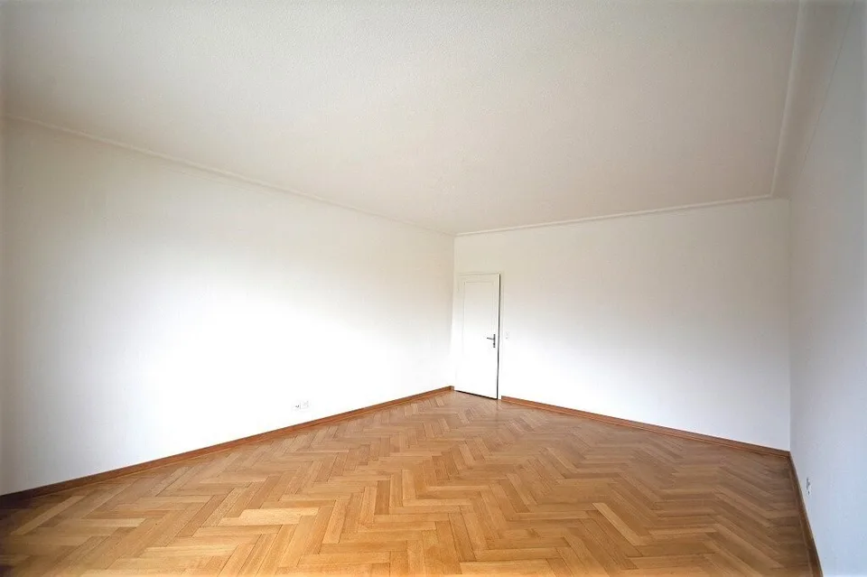 Wohnen, wo Basel am schönsten ist - Altbauwohnung am Basler Rheinbord