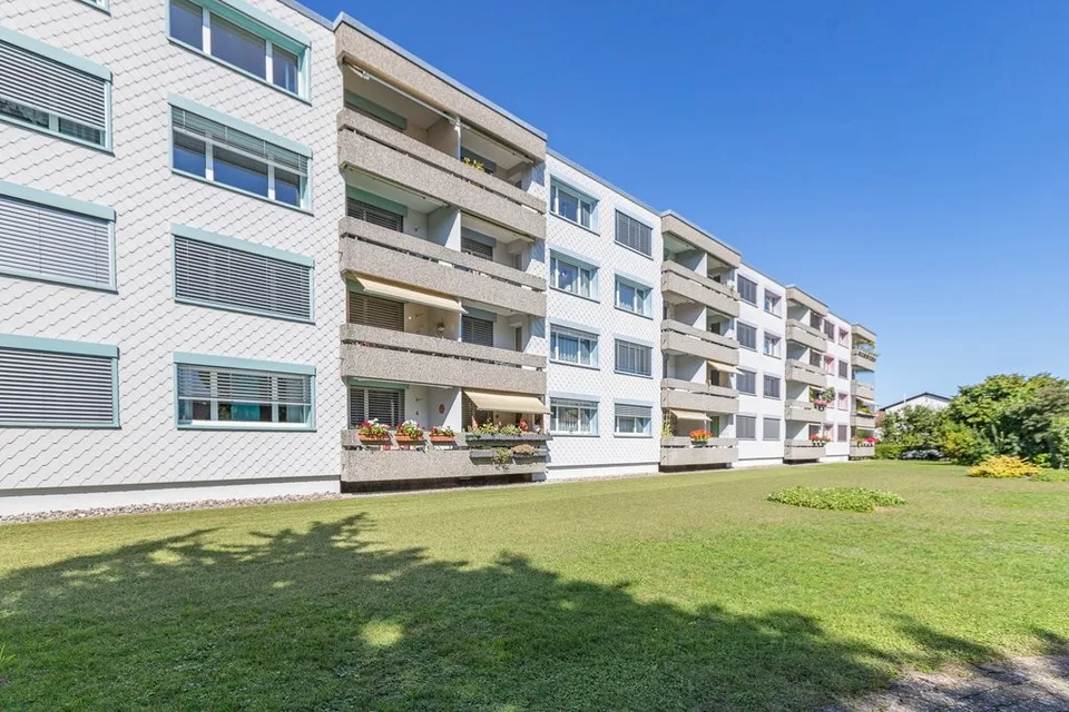 Grosszügige 3.5 Zimmerwohnung an ruhiger Lage