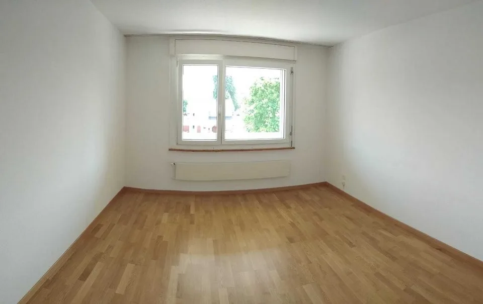 Grosszügige 3.5 Zimmerwohnung an ruhiger Lage
