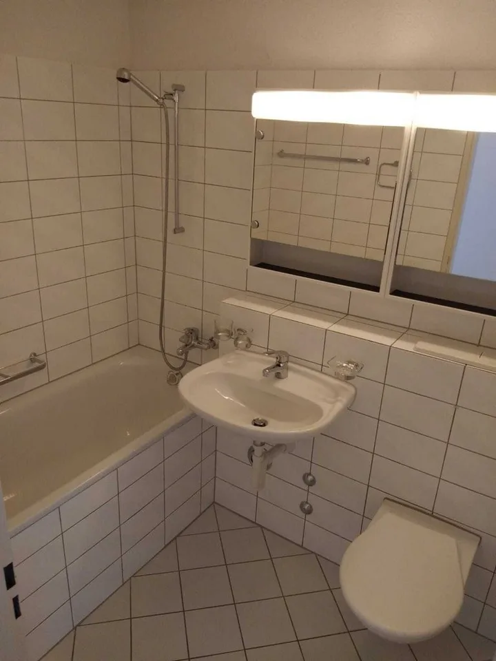 Grosszügige 3.5 Zimmerwohnung an ruhiger Lage