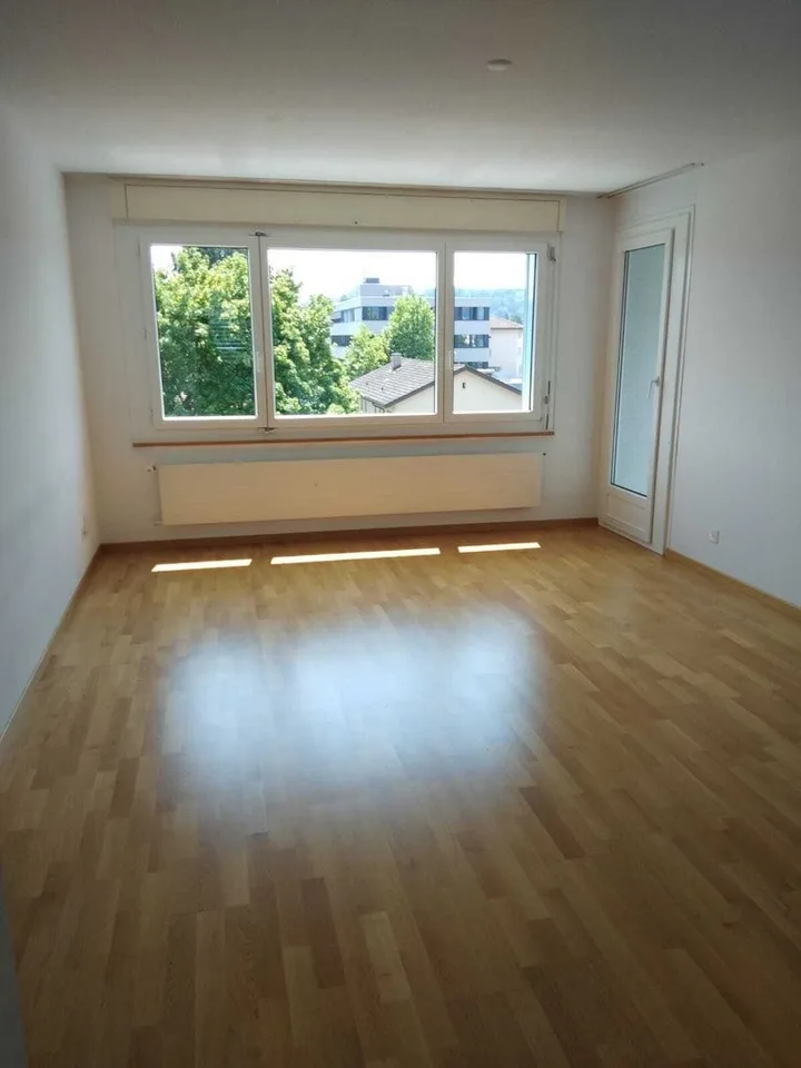 Grosszügige 3.5 Zimmerwohnung an ruhiger Lage