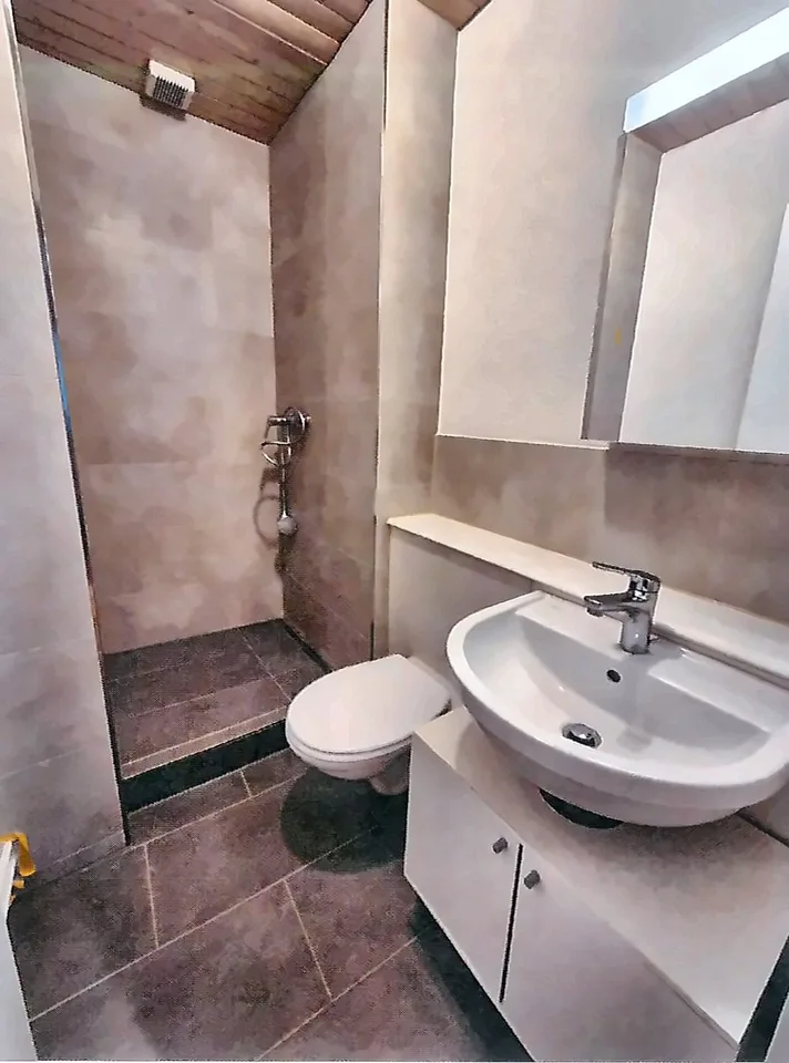 Neu saniert: helle 2.5-Zimmer-Wohnung mit Balkon zum grünen Innenhof