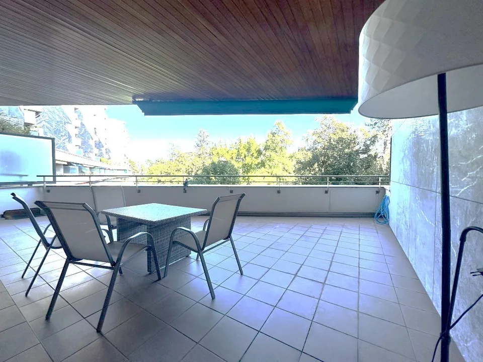 Furnished 4-Room Apartment with Private Terrace - Grand-Saconnex | Appartement meublé de 4 pièces avec terrasse privée