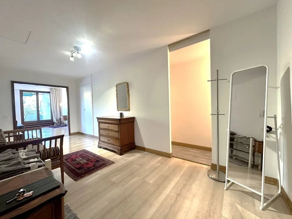 Furnished 4-Room Apartment with Private Terrace - Grand-Saconnex | Appartement meublé de 4 pièces avec terrasse privée
