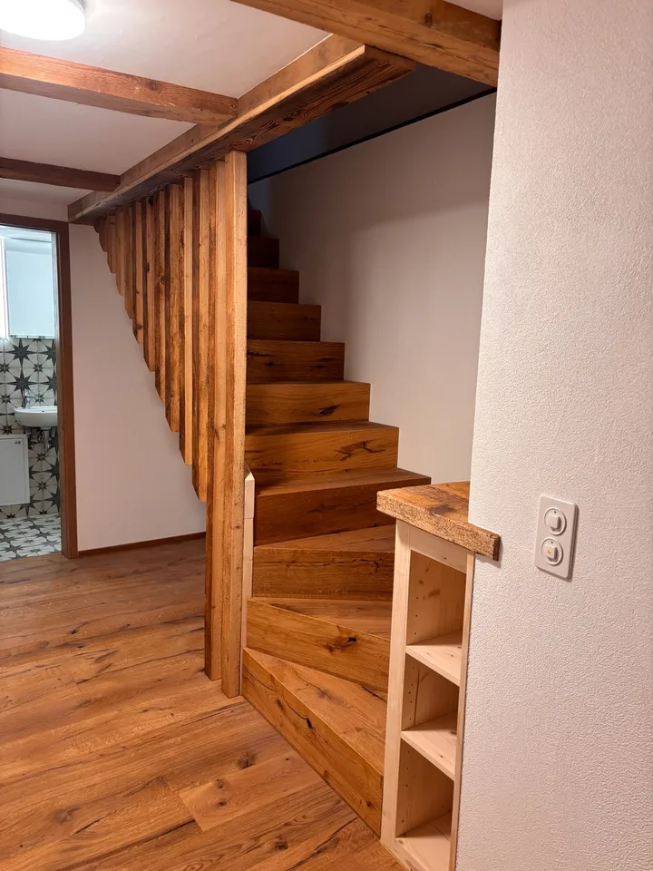 Frisch renovierte 4½-Zimmer-Wohnung mit Hauscharakter und Garten in Trun (Campliun)