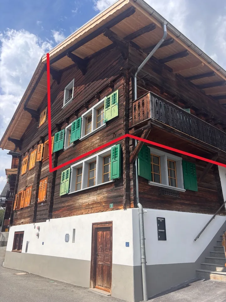 Frisch renovierte 4½-Zimmer-Wohnung mit Hauscharakter und Garten in Trun (Campliun)