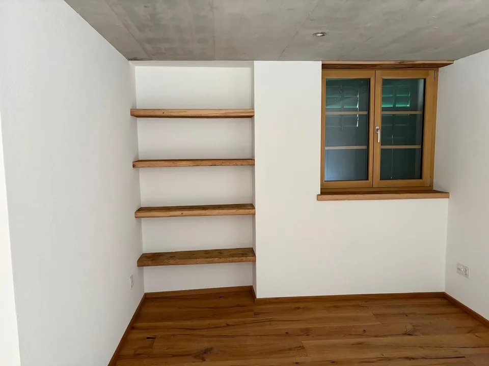 Frisch renovierte 2-Zimmer-Wohnung in Trun (Campliun)