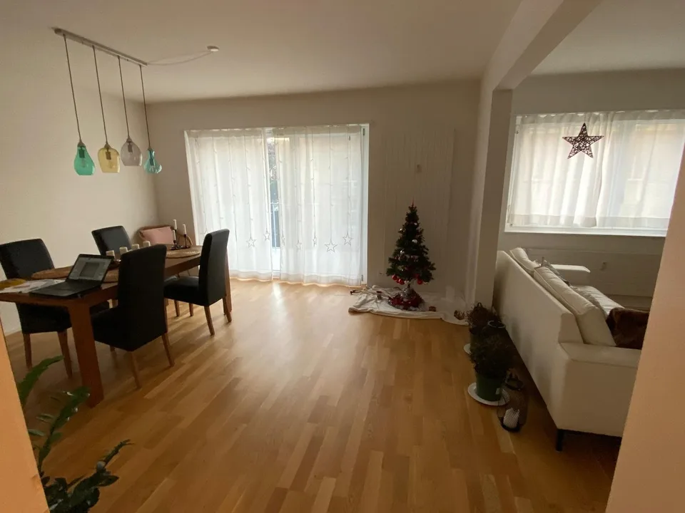 Helle 3.5-Zimmer-Wohnung mit Balkon mitten in Winterthur