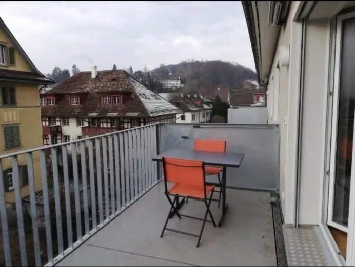 Helle 3.5-Zimmer-Wohnung mit Balkon mitten in Winterthur