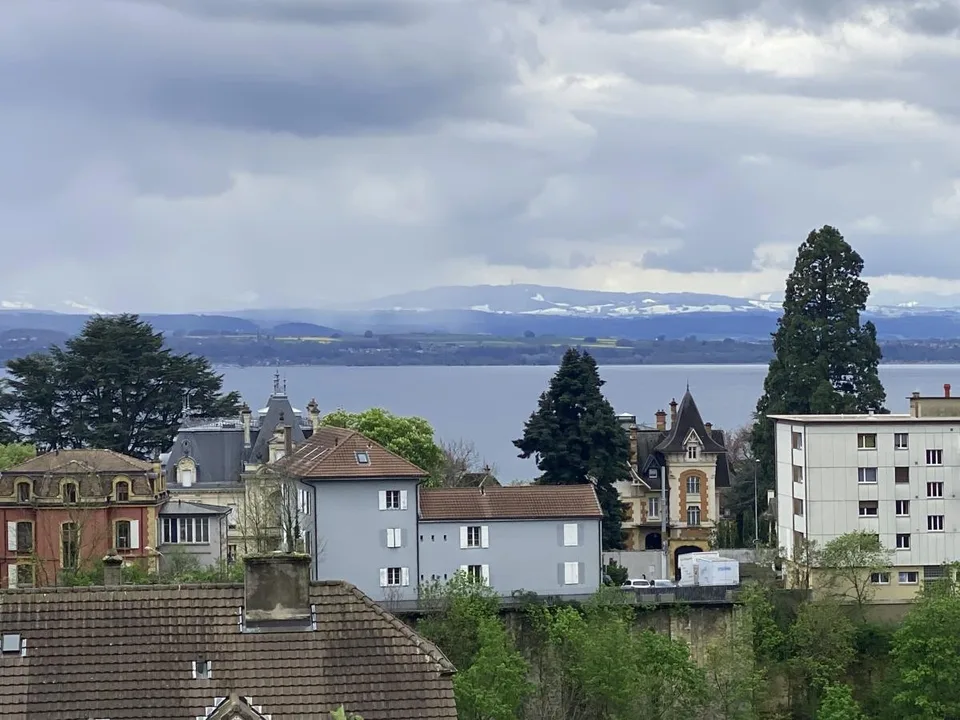 Wohnung mit 3,5 Zimmern und Seeblick, 2024 renoviert