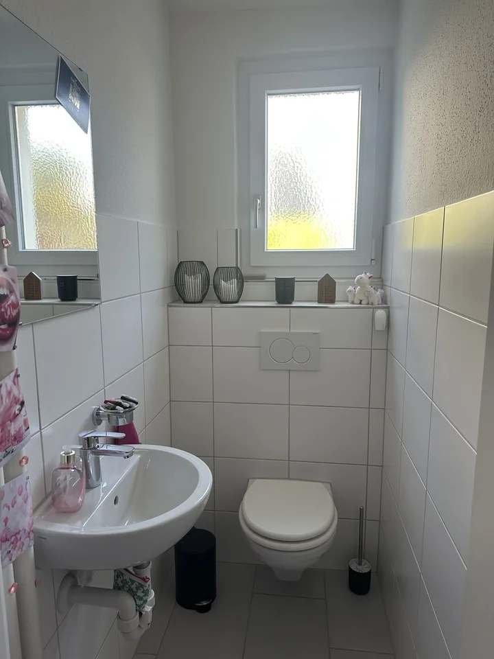 Bright, spacious 3-room apartment near the train station
