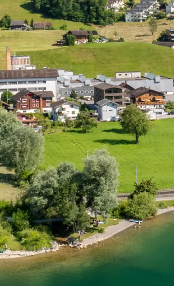 Erstbezug: Moderne 2.5-Zimmer-Wohnung im Dorfkern von Sachseln ab 1. November