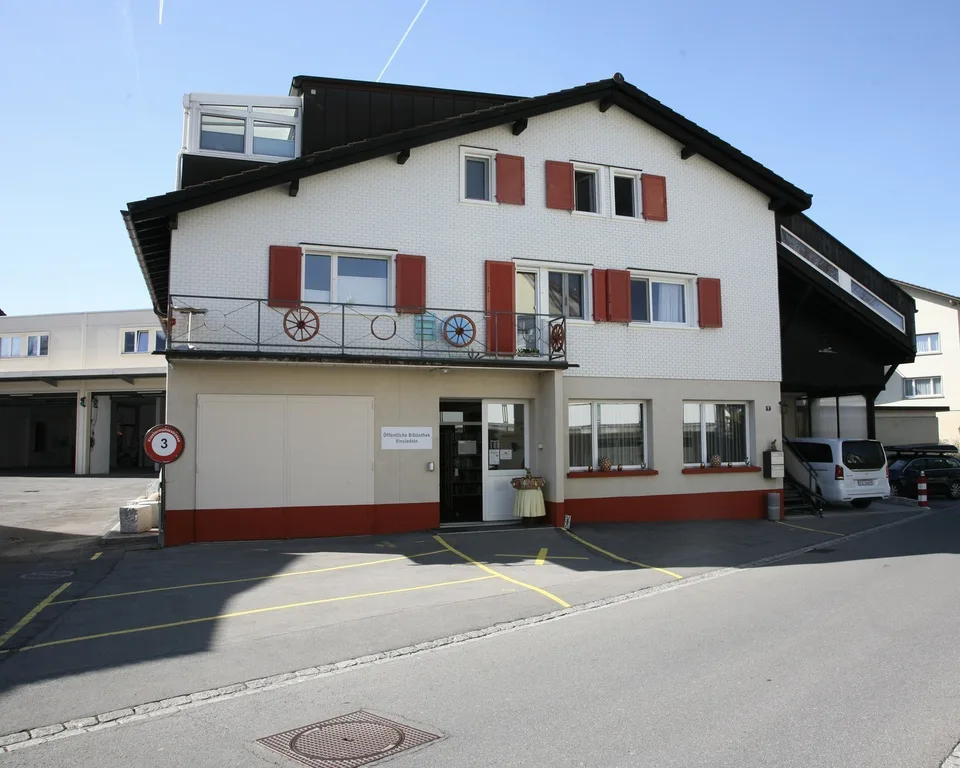 Gewerberaum mit 173 m² in zentraler Lage von Einsiedeln zu vermieten