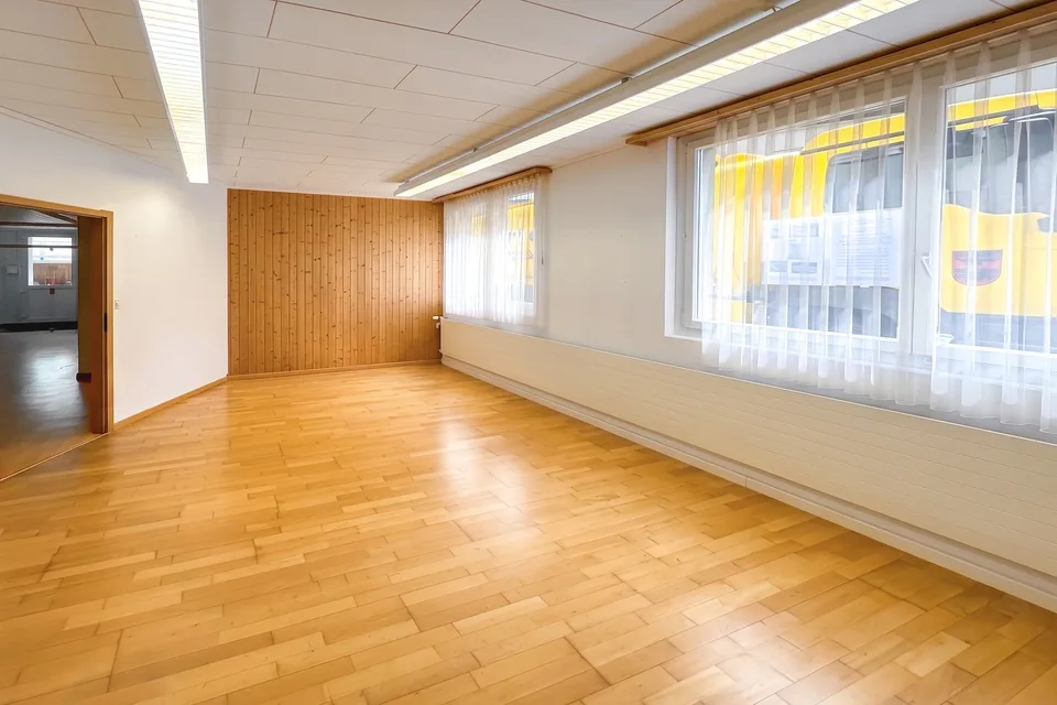 Gewerberaum mit 173 m² in zentraler Lage von Einsiedeln zu vermieten