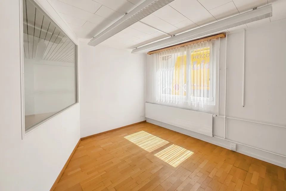 Gewerberaum mit 173 m² in zentraler Lage von Einsiedeln zu vermieten