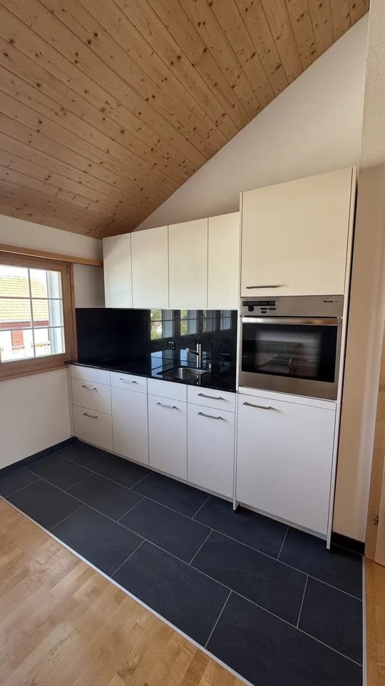 Neu renovierte, möblierte 2.5 Zimmer Wohnung