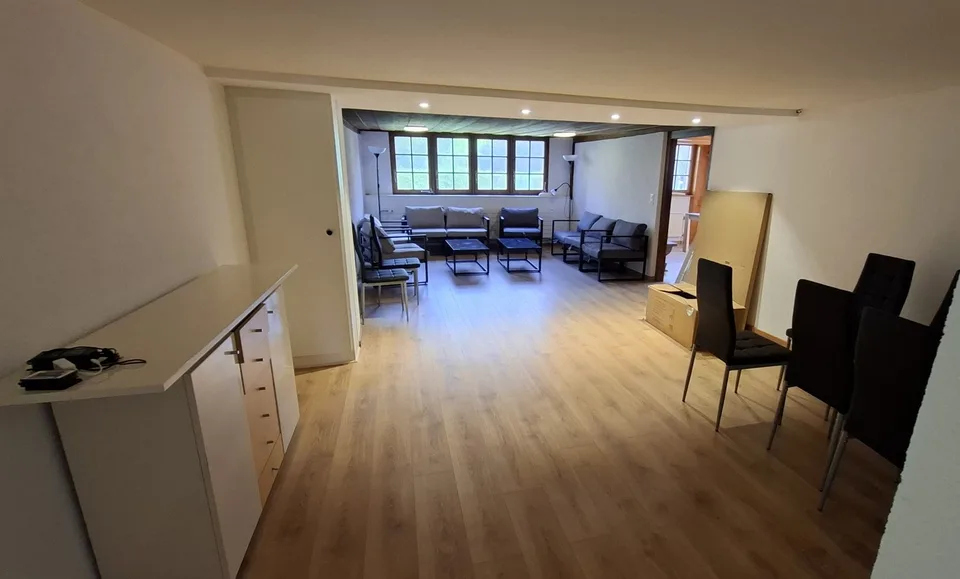 Gemütliches, möbliertes WG-Zimmer in Studierendenhaus mit Gartensitzplatz