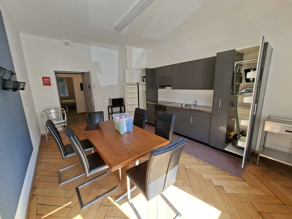 Möbliertes, helles WG-Zimmer - Zentral, modern und alles inklusive