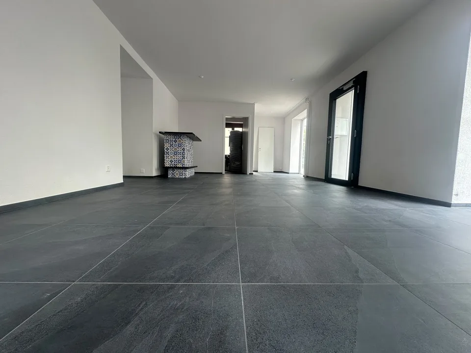 Erstvermietung nach Kernsanierung Gewerbefläche im Hochparterre