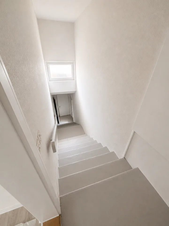 Helle 4.5-Zimmer-Wohnung mit grosser Terrasse und privater Sauna in Hittnau