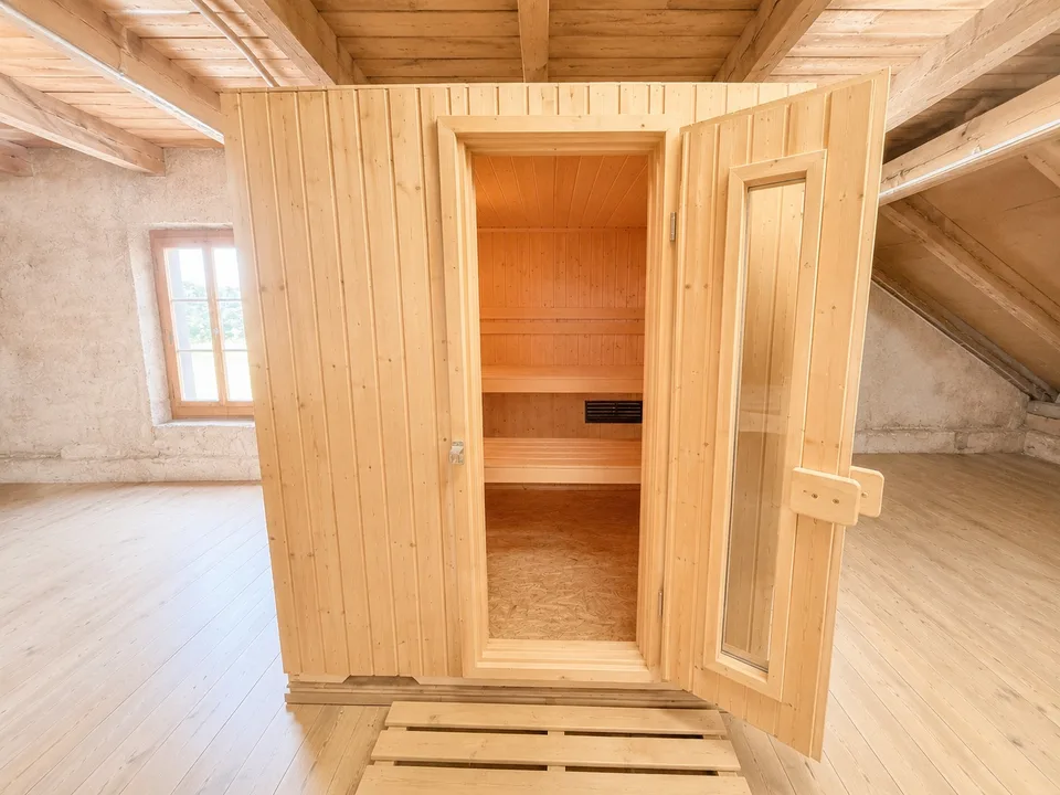 Helle 4.5-Zimmer-Wohnung mit grosser Terrasse und privater Sauna in Hittnau