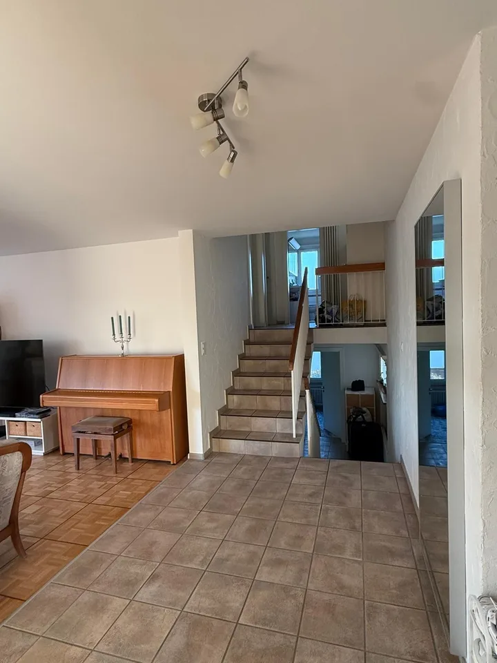 Grosses Zimmer in einem Einfamilienhaus (4er WG)