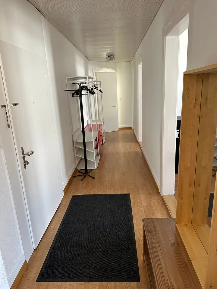 Dein möbliertes WG-Zimmer nahe FH & Uni – einfach einziehen & wohlfühlen