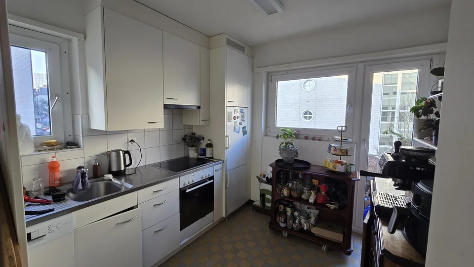Bright room in Oerlikon