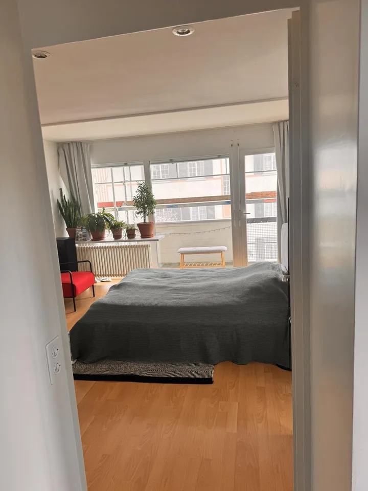 for 3 Month to rent Nov. 2026 bis Jan. 2027) to rent, charmful full furnished cozy 1-2 Pers. Flat upstair in Kreis 6 |Charmante möblierte 1½-Zimmer-Wohnung zur Untermiete in Zürich Kreis 6 (Nov. 2026 bis Jan. 2027)