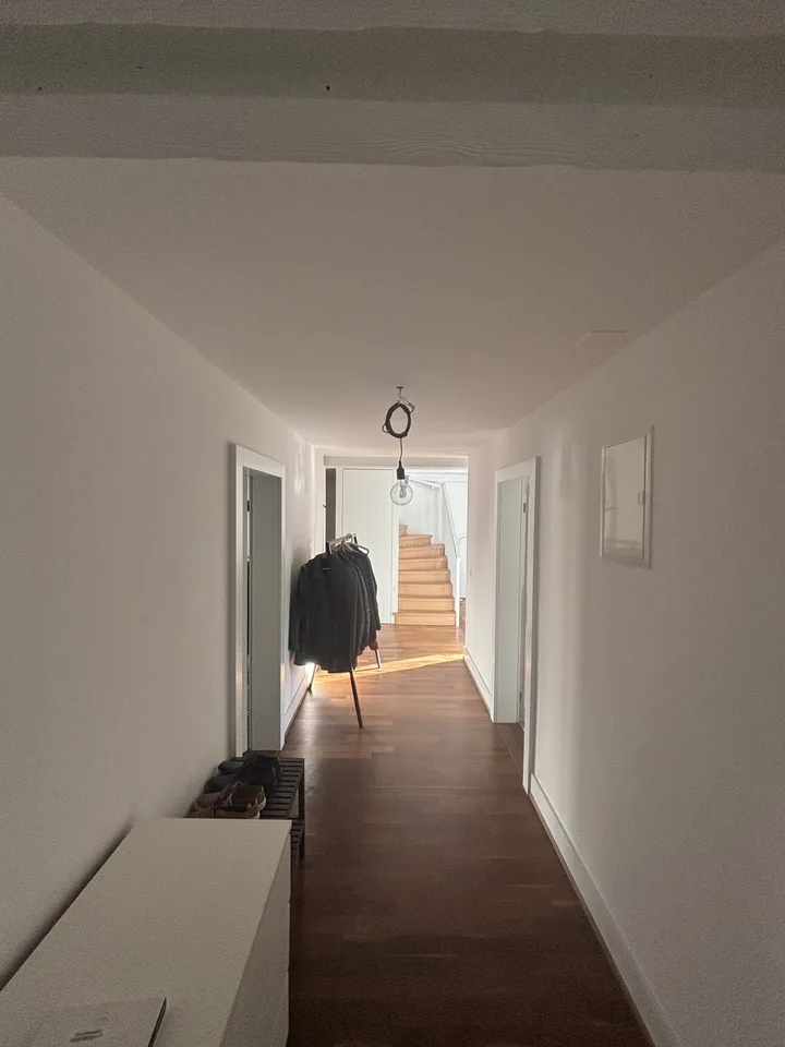 Bright 20 m² Room in Duplex with Rooftop Terrace in Kreis 4