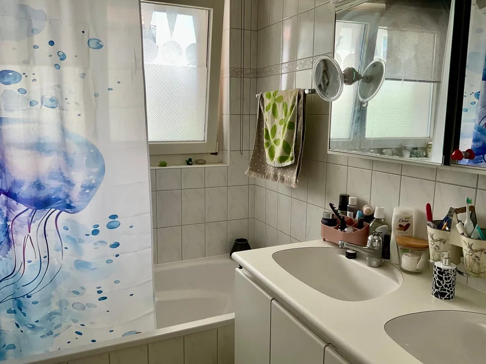 Grosszügige 4.5-Zimmer-Wohnung an zentraler Lage