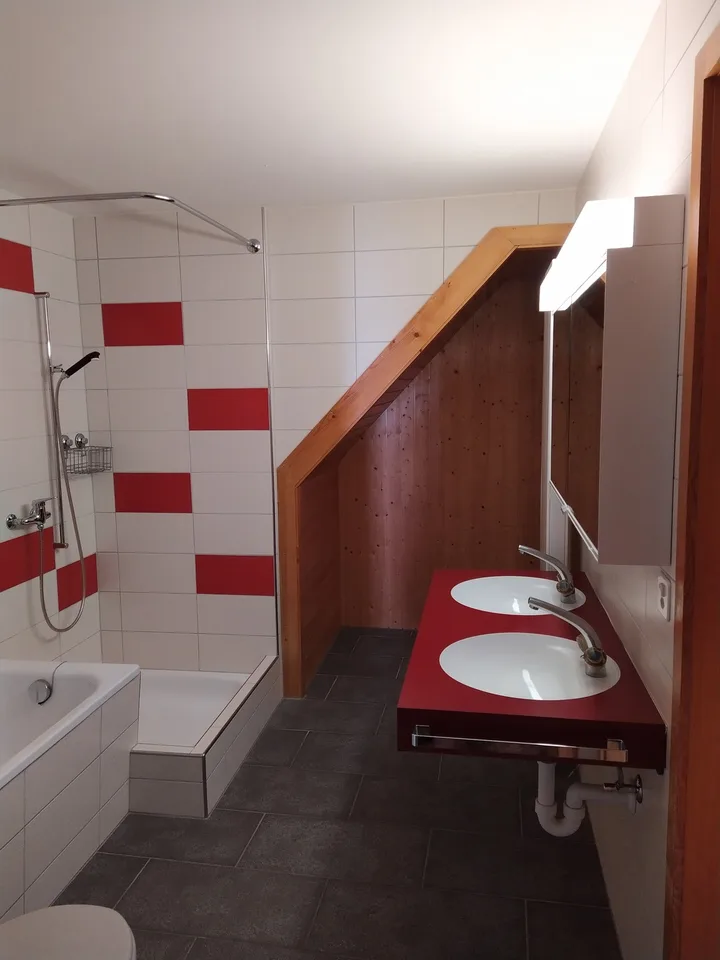 Charmante 4-Zimmer-Altbauwohnung in Derendingen – ab sofort verfügbar