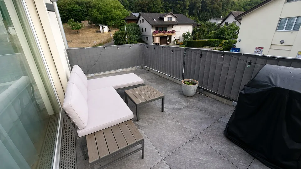 Moderne 2.5-Zimmer-Wohnung mit grossem Balkon in Schinznach-Bad