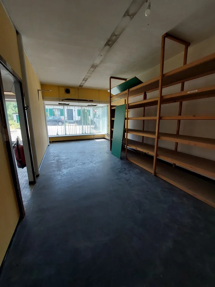Attraktive Gewerbefläche mit grosser Schaufensterfront – vielseitig nutzbar – foto 5 di 15