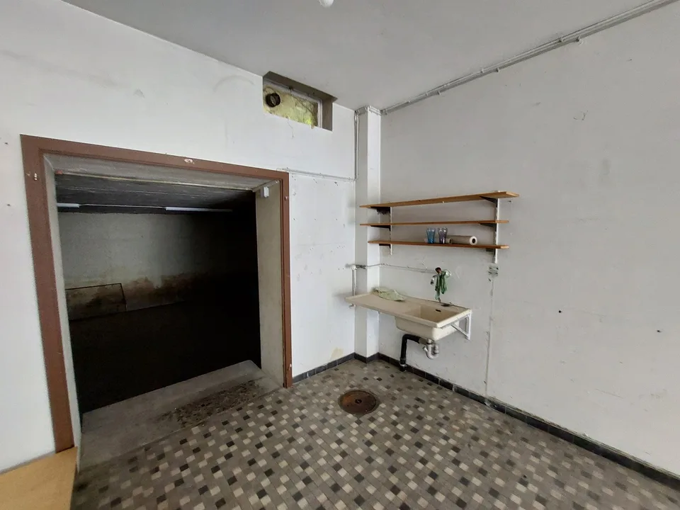 Attraktive Gewerbefläche mit grosser Schaufensterfront – vielseitig nutzbar – foto 7 di 15