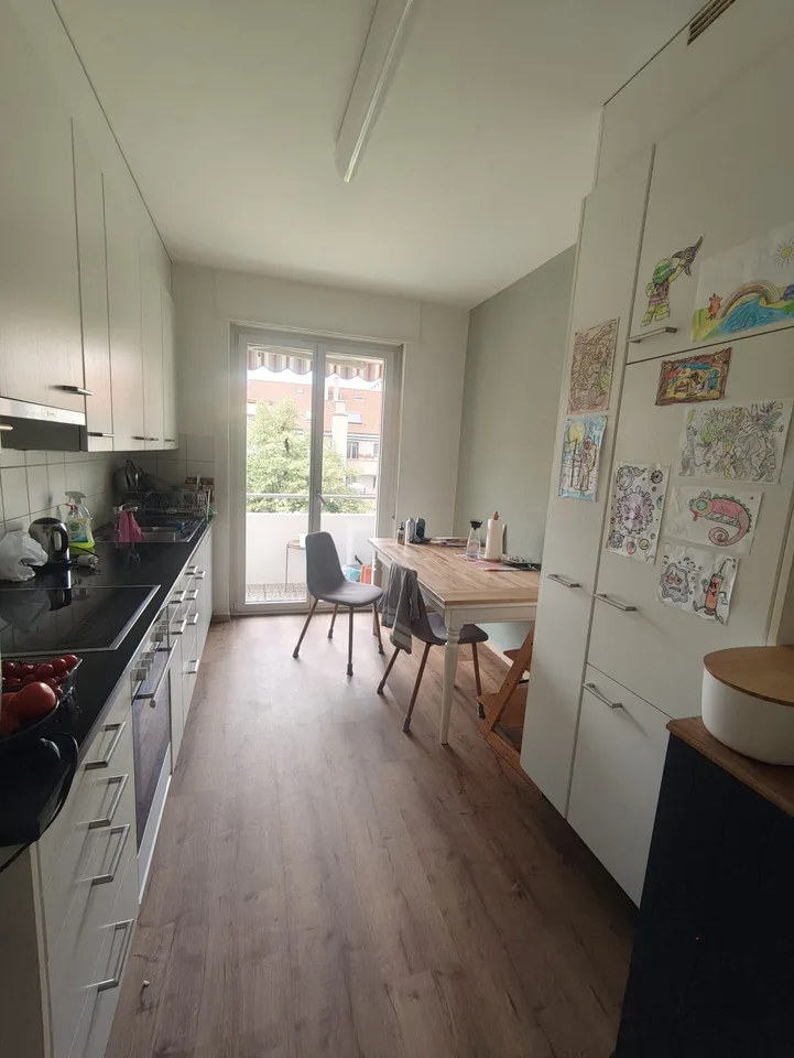 Helle 3-Zimmer-Altbauwohnung mit Balkon