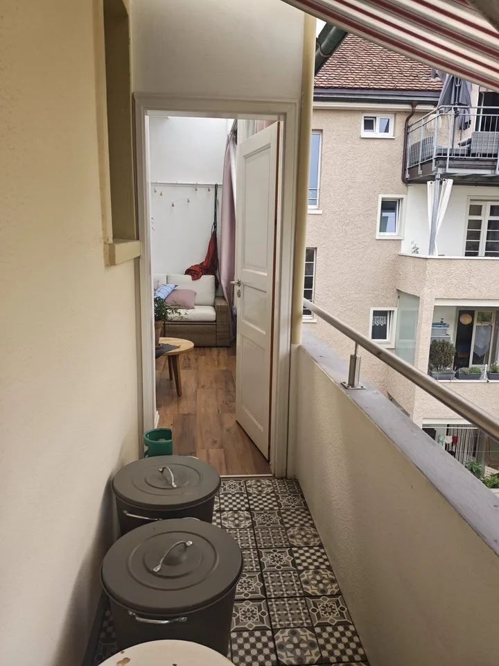 Helle 3-Zimmer-Altbauwohnung mit Balkon