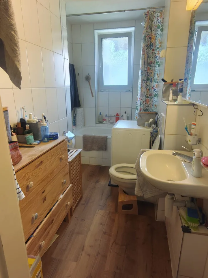 Helle 3-Zimmer-Altbauwohnung mit Balkon