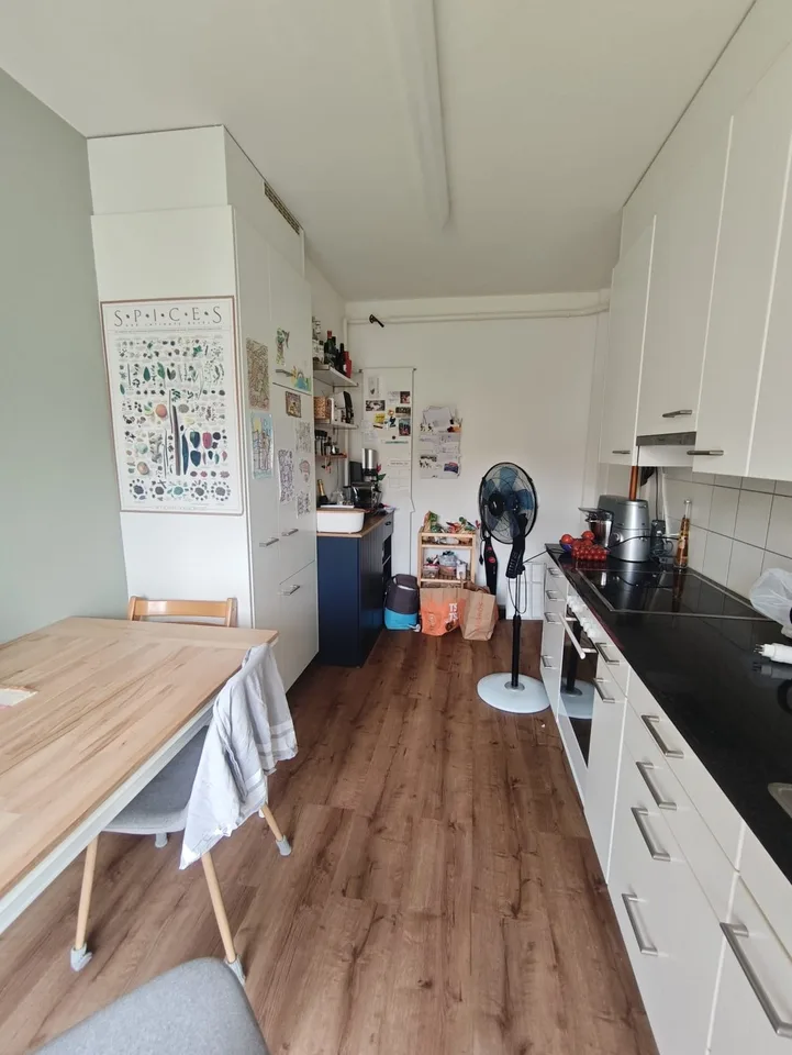 Helle 3-Zimmer-Altbauwohnung mit Balkon
