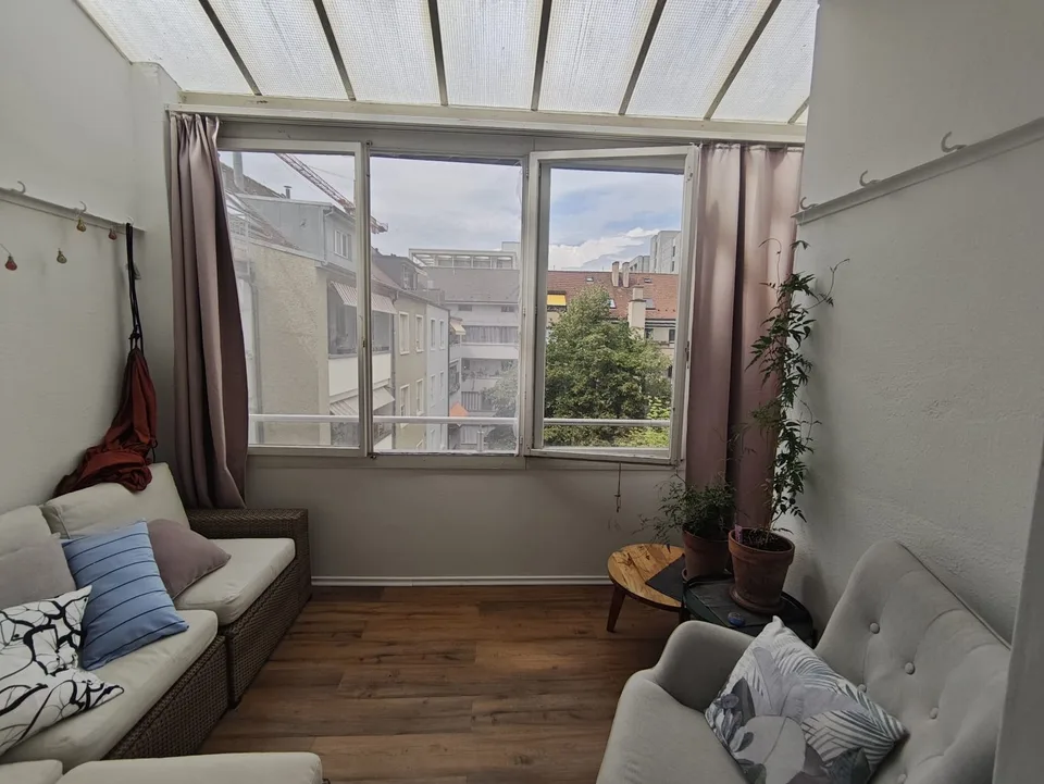 Helle 3-Zimmer-Altbauwohnung mit Balkon