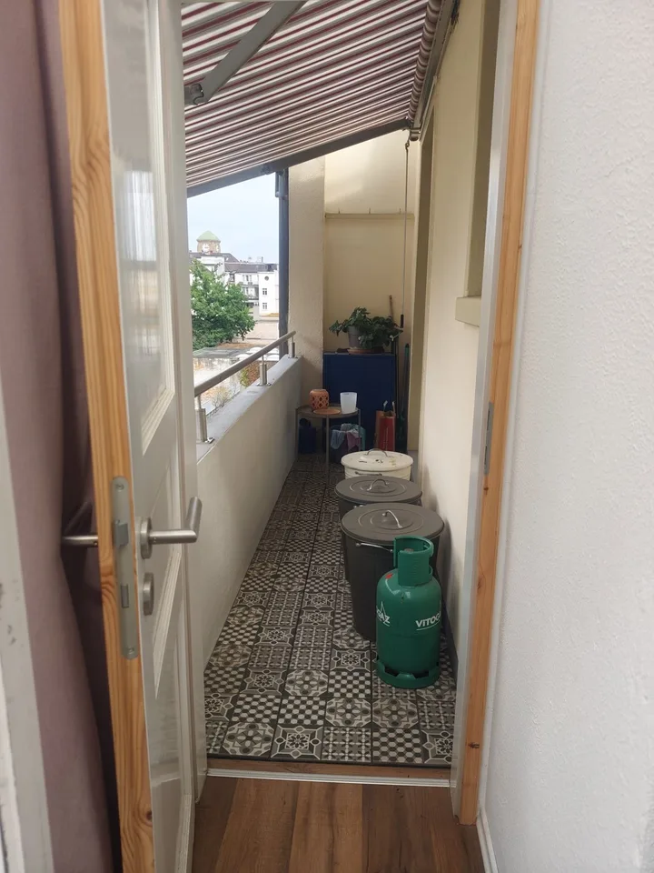 Helle 3-Zimmer-Altbauwohnung mit Balkon