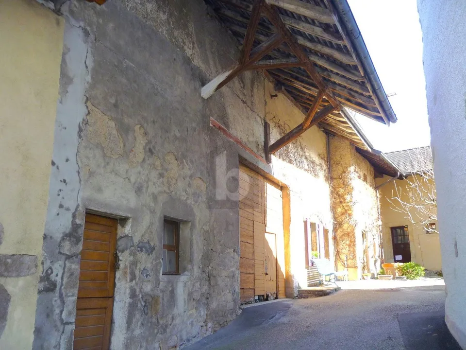 FERME À RÉNOVER
