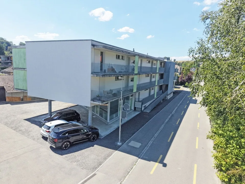 Moderne Wohnung mit Atelier in Neuenegg