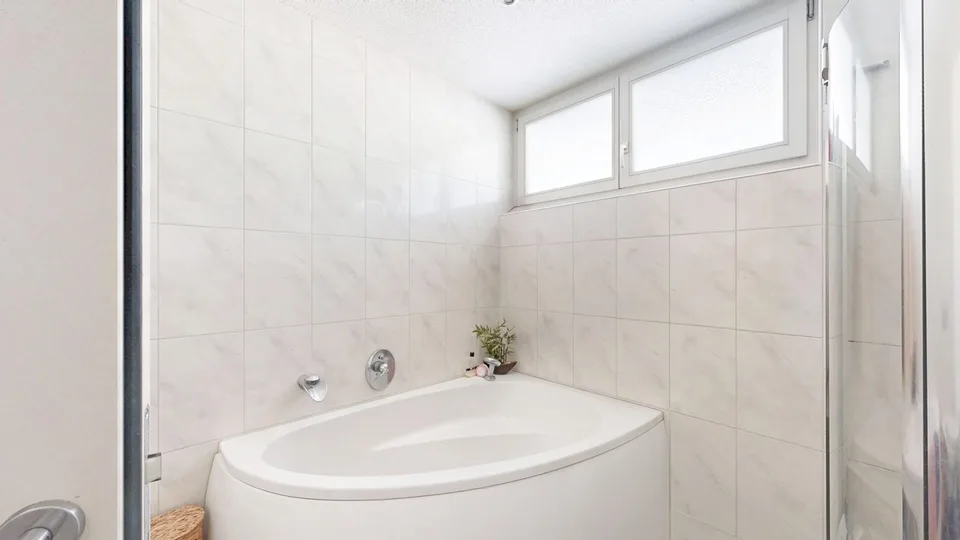 Moderne Wohnung mit Atelier in Neuenegg
