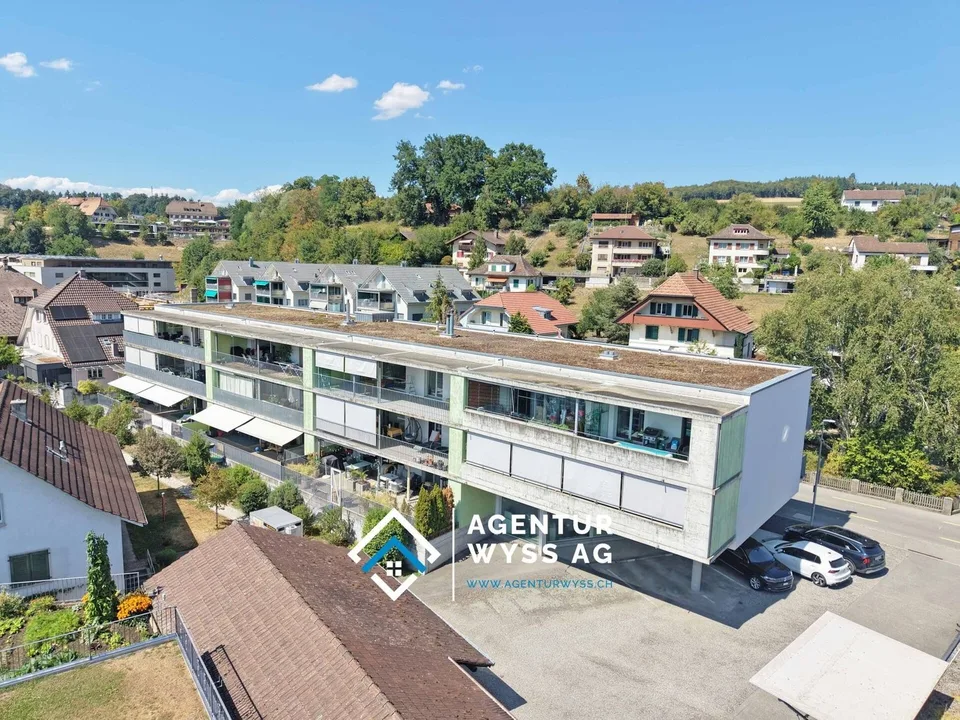 Moderne Wohnung mit Atelier in Neuenegg