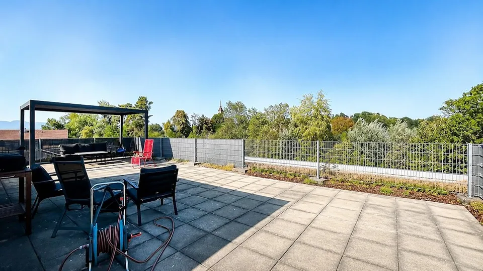 Grosszügige 4.5 Zimmer Wohnung inkl. Doppelgarage mit viel Privatsphäre und Dachterrasse – Foto 18 von 21
