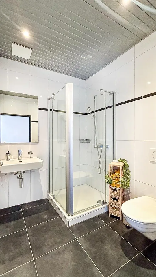 Grosszügige 4.5 Zimmer Wohnung inkl. Doppelgarage mit viel Privatsphäre und Dachterrasse – Foto 16 von 21
