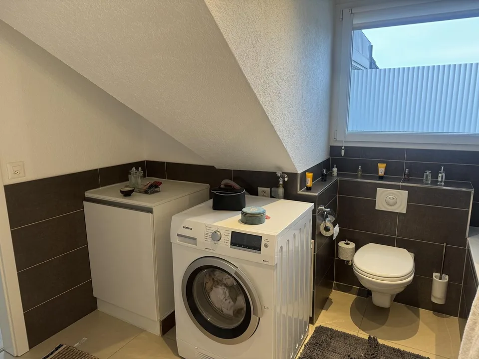 Moderne 2,5-Zimmer-Dachgeschosswohnung in Zürich-Wiedikon – Foto 16 von 16