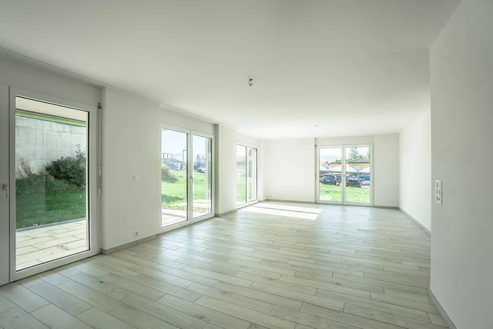 Grosszügige und helle 4.5-Zimmerwohnung mit grossem Gartensitzplatz in Altwis