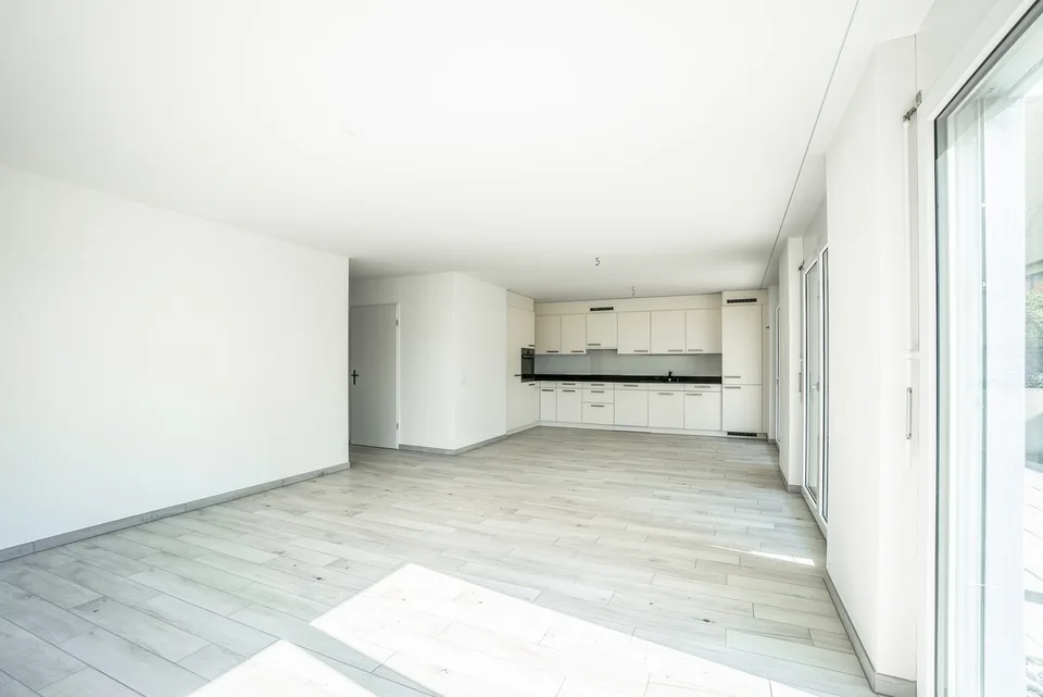 Grosszügige und helle 4.5-Zimmerwohnung mit grossem Gartensitzplatz in Altwis